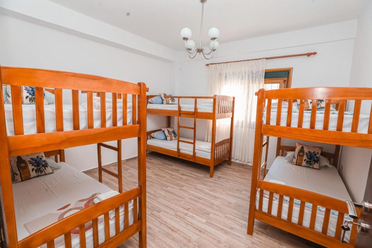 Nana Hostel Vlore Exterior photo