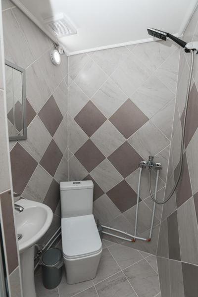Nana Hostel Vlore Exterior photo