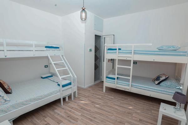 Nana Hostel Vlore Exterior photo